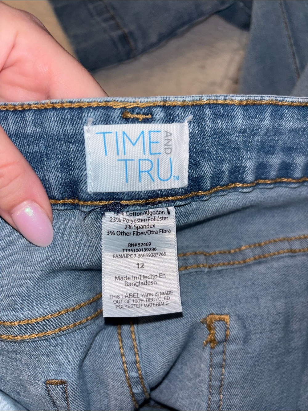 Time and Tru Light Blue Jeans - Picture 3 of 3
